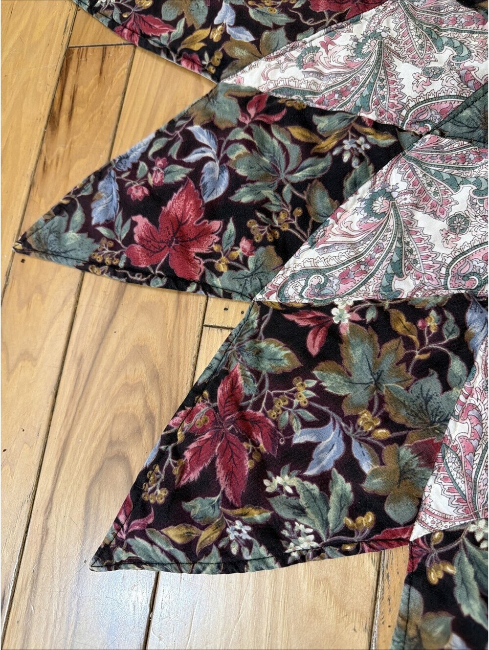 VTG Handmade Star Quilt Table Topper Centerpiece Floral 36” Country Farm Boho - Picture 2 of 5